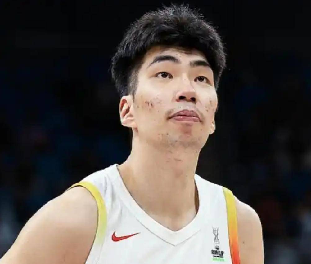 余嘉豪完成西乙联赛首秀赛后与前队友谈西乙和西甲的差距&amp;月薪